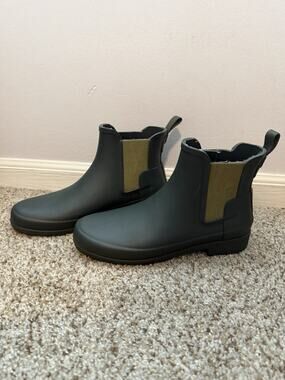 Hunter Original Refined Chelsea Waterproof Rubber Rain Boot Size 7 Excellent